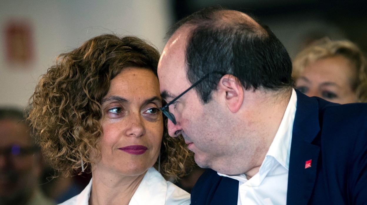 La ministra de Política Territorial, Meritxell Batet, y el secretario general del PSC, Miquel Iceta, en junio