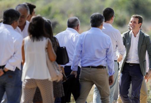 Casado es recibido en la Pobla de Farnals por cargos del partido