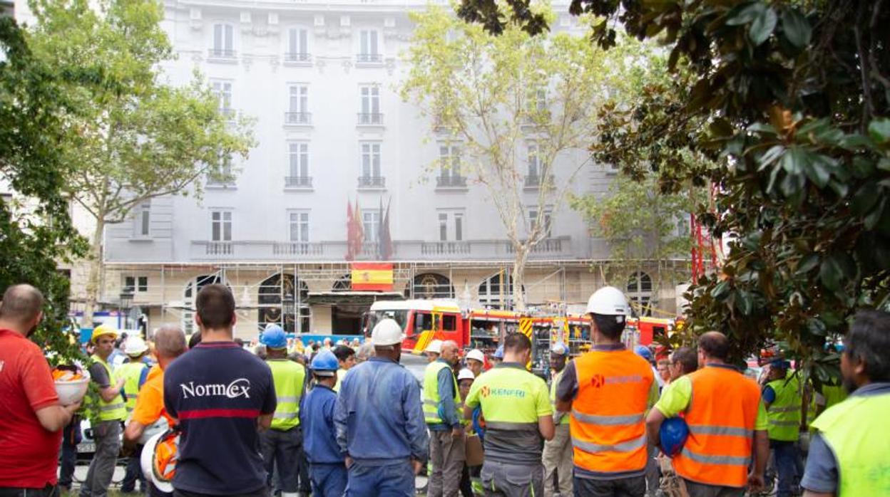 Derrumbe de un andamio interior en el hotel Ritz de Madrid