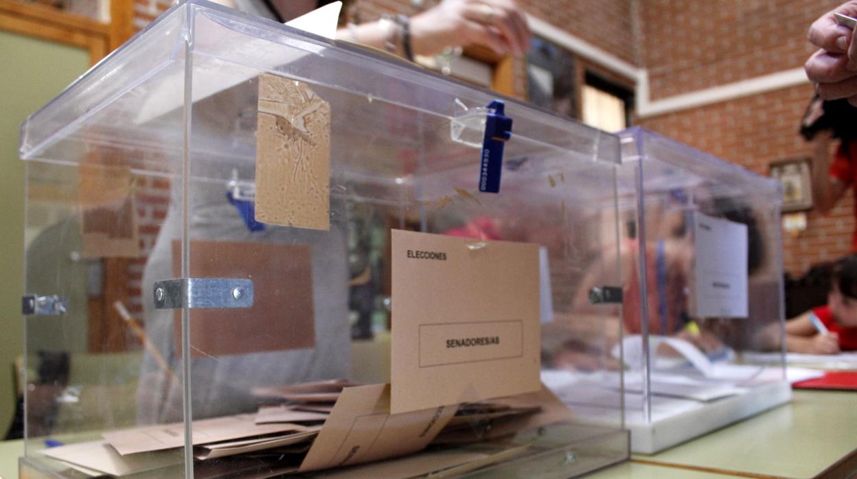 Una urna electoral en Toledo durante la celebración de las últimas elecciones generales