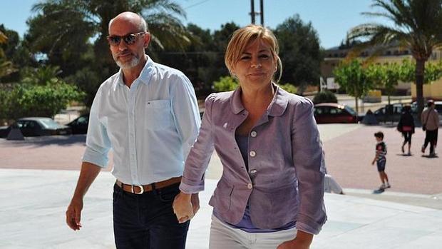 El marido de Elena Valenciano, citado a declarar como investigado por prevaricación en el urbanismo en Alfaz