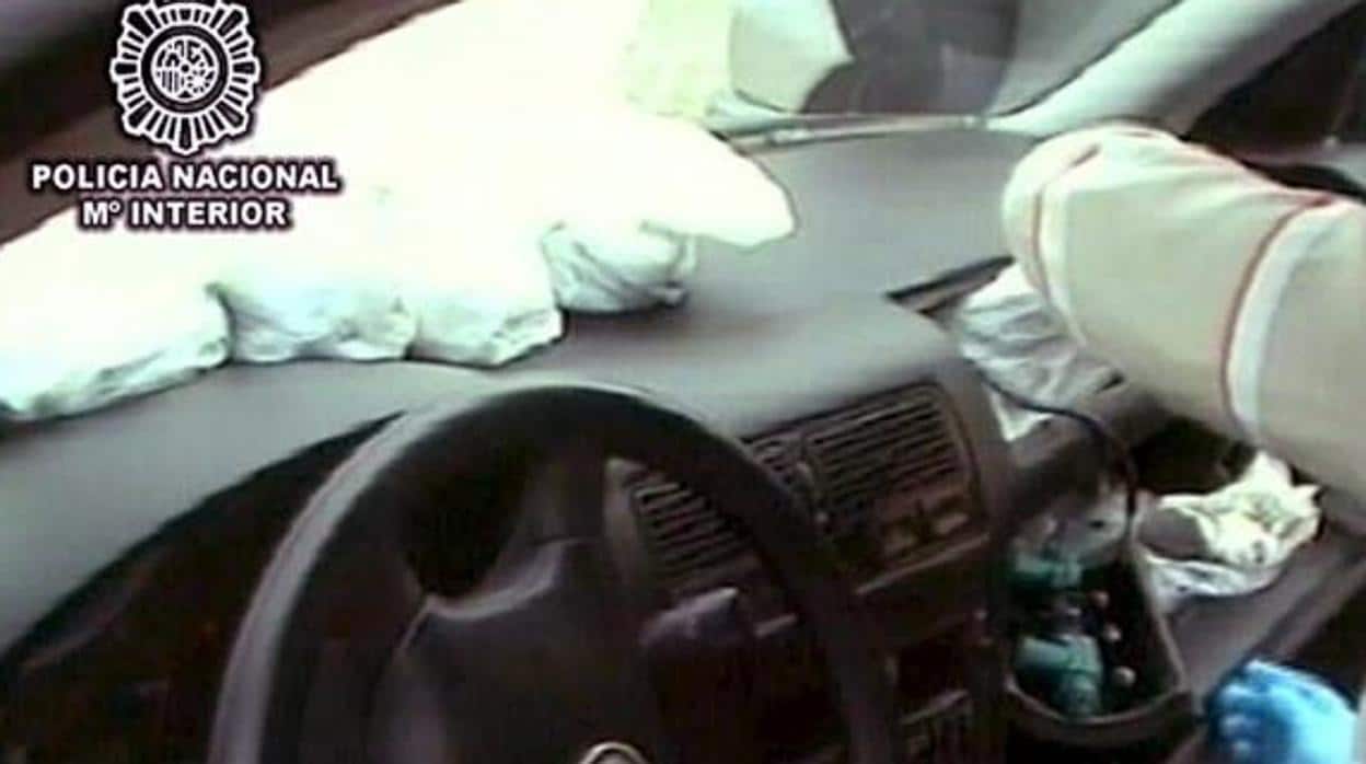 Droga encontrada en el airbag de un vehículo en otra intervención de la Policía Nacional
