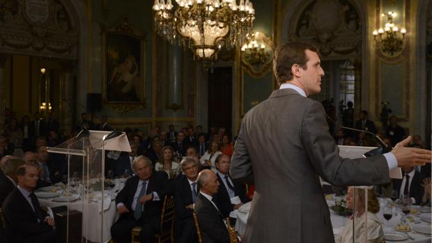 Casado pide aplicar la Ley de Partidos a quienes «alientan la violencia»