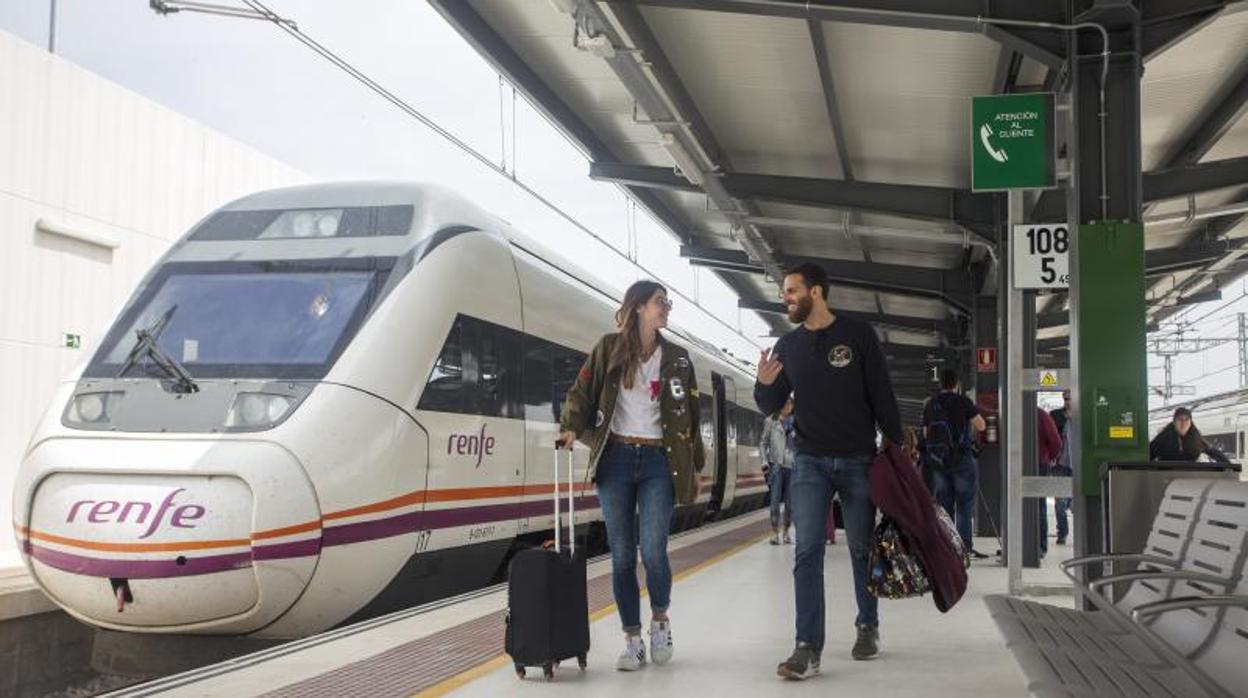 Representantes de la Junta de Castilla-La Mancha y del Gobierno se han reunido para hablar de temas ferroviarios