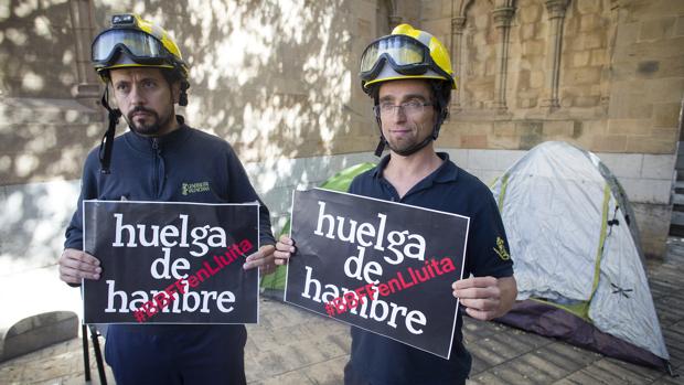 Dos bomberos en huelga de hambre, pendientes de la reunión entre Ximo Puig y Pedro Sánchez