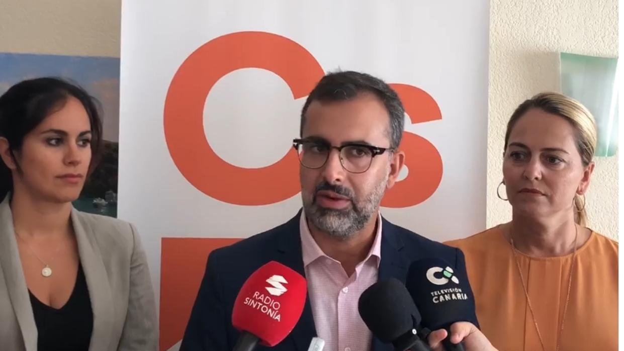 Ciudadanos diferencia «españoles» y «canarios» al acusar al PSOE de «olvidar» a las islas