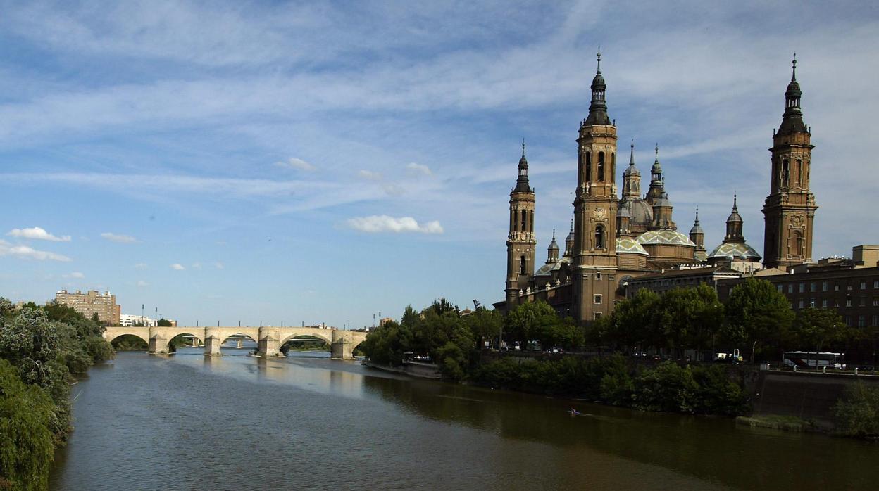 El cuerpo apareció bajo el Puente de Piedra