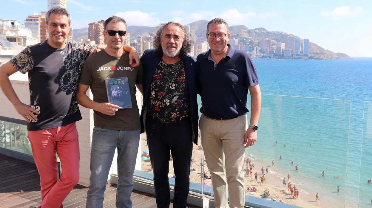 Teo Cardalda, Luis García, Xavier Valiño y Toni Pérez, en Benidorm en la presentación del libro sobre Golpes Bajos