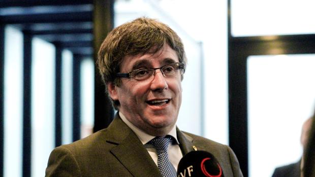 Puigdemont prepara otro golpe interno en el PDECat de cara a las municipales