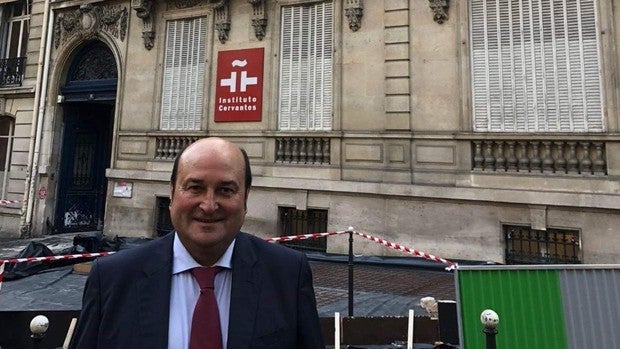 El PNV exige al Estado la propiedad del palacete parisino que alberga la sede del instituto Cervantes