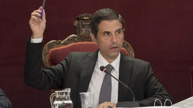 El garante de la ética en el PSOE de Madrid, un alcalde procesado que no dimite