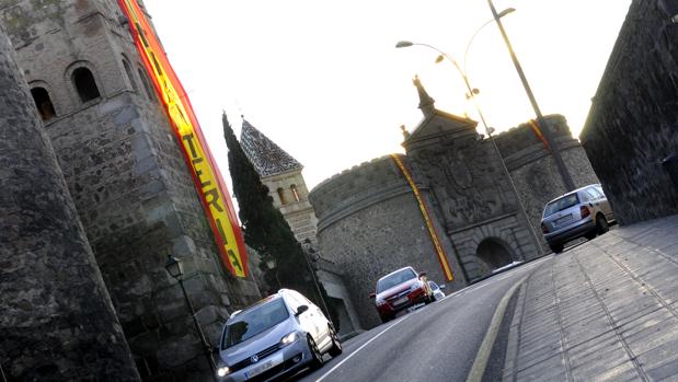 Atropellado un hombre en un paso de peatones en la Puerta de Bisagra de Toledo