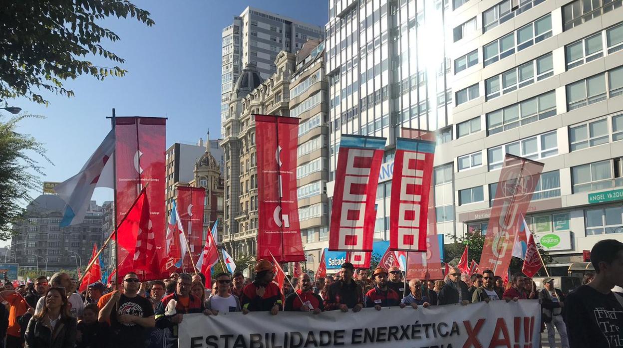 Imagen de la protesta por las calles de La Coruña