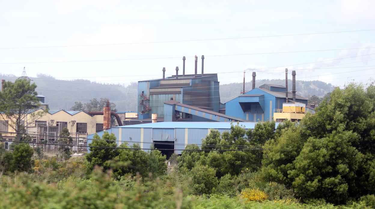 Factoría de Ferroatlántica en Cee, otra de las grandes consumidoras de energía de Galicia