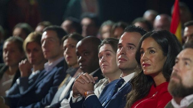 Ciudadanos acelera su precampaña arropado por la sociedad civil