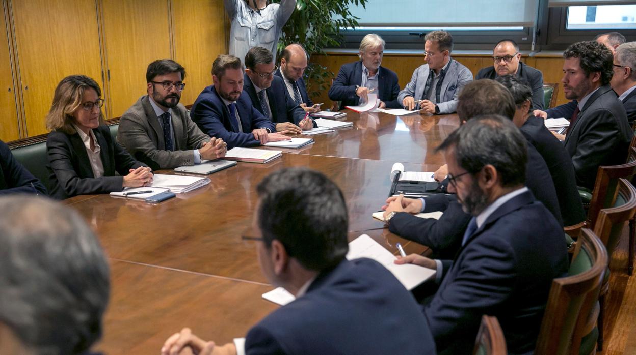Mesa de negociación, este martes en Madrid