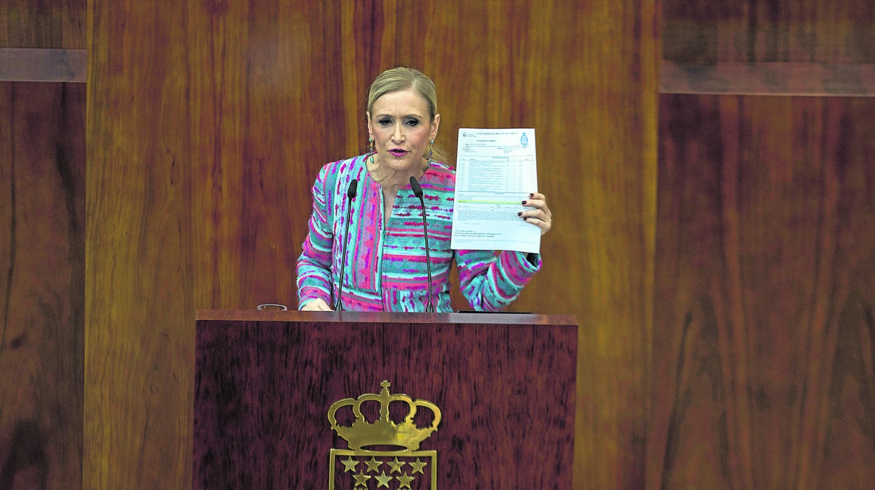 Caso máster: el fiscal no ve delito en el cambio de notas de Cifuentes