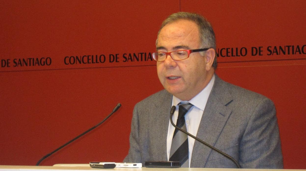 Sánchez Bugallo, en una foto de archivo, durante su último mandato como alcalde de Santiago