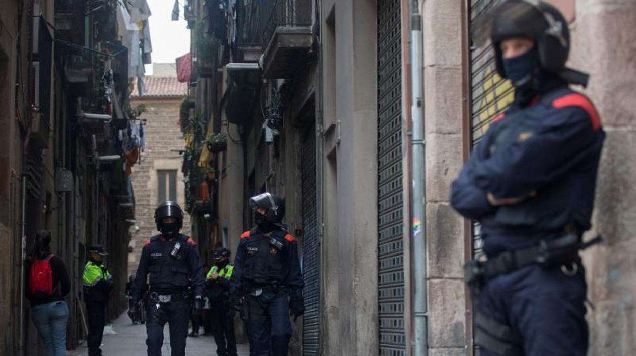 Los Mossos d'Esquadra han puesto en marcha una operación contra el narcotráfico en Barcelona