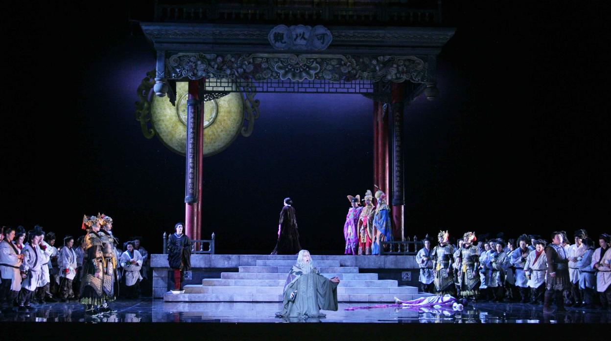 Imagen de una escena de la ópera de Turandot en Les Arts