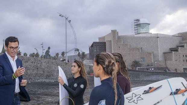 Así se promociona Canarias: un miembro de su gobierno dice que es un sitio contaminado y ruidoso