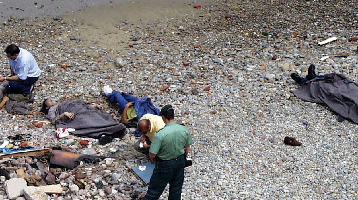 Imagen de 1998 en una playa de Ceuta