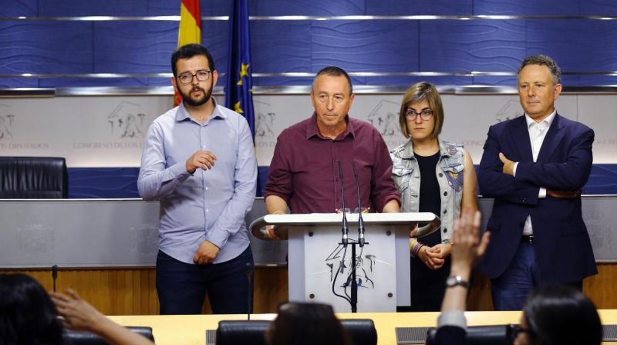 Diputados de Compromís en una rueda de prensa