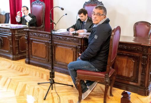 El encartado, momentos antes de comenzar la segunda sesión del juicio