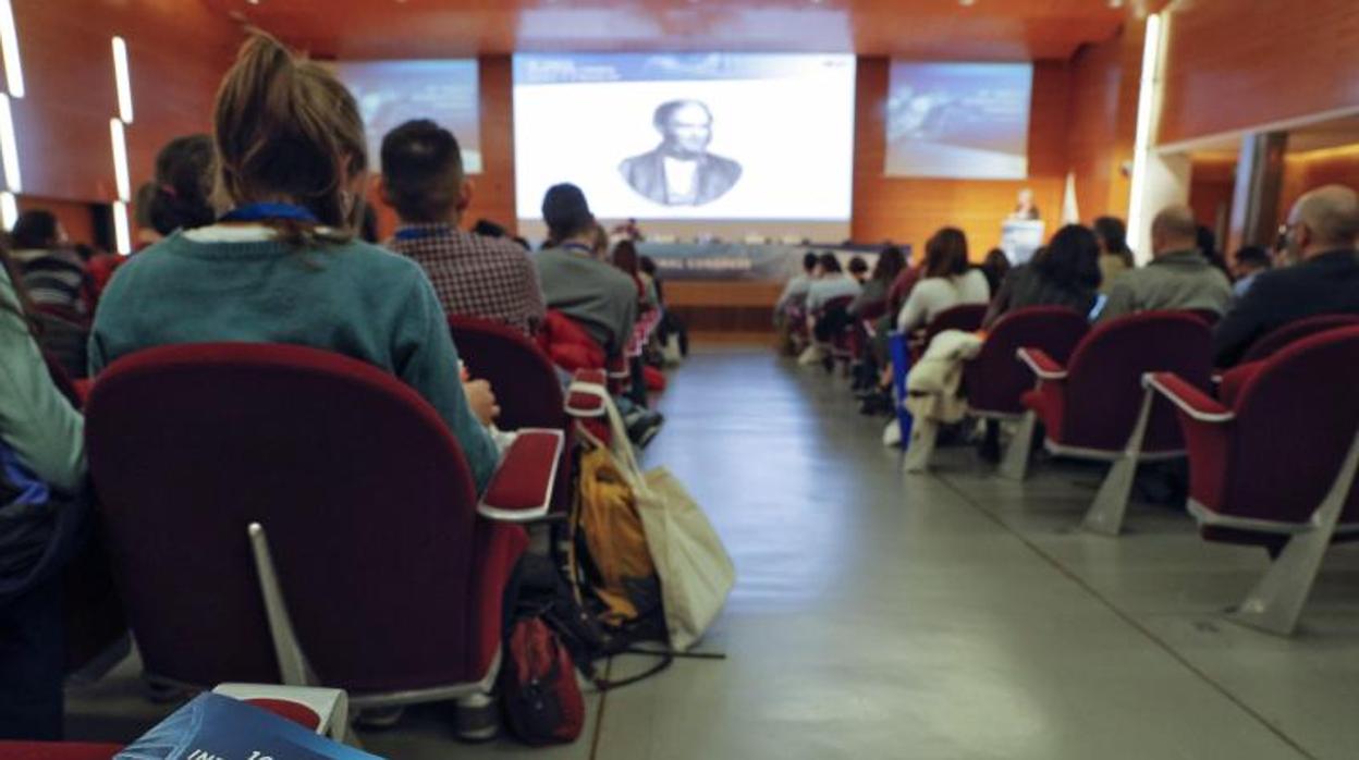 Conferencia durante el congreso internacional organizado por ASEICA en Valencia