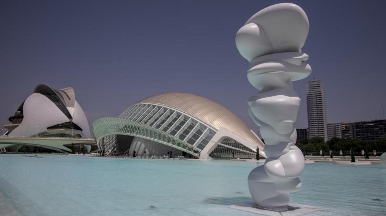 Exposición de Tony Craggs en la Ciudad de las Artes