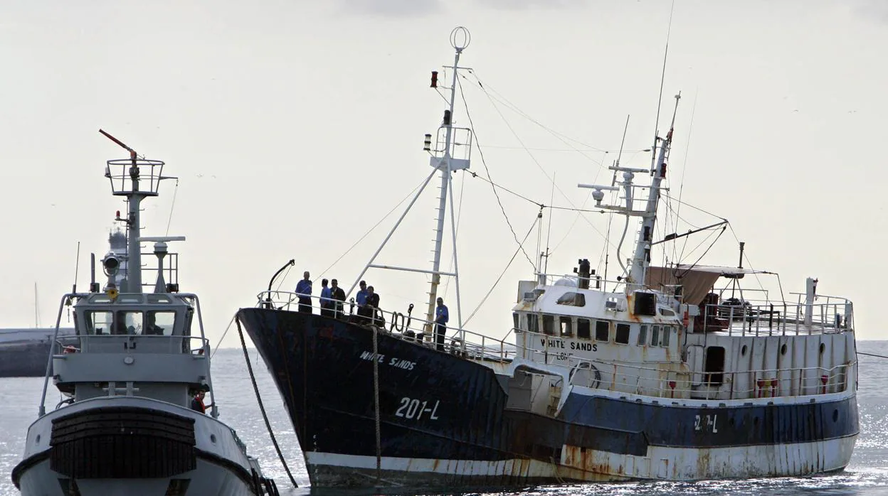 Pesquero interceptado en el marco de la «Operación Miño», en 2004