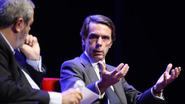 Aznar: «Cuando la derecha no se disfraza es cuando gana»