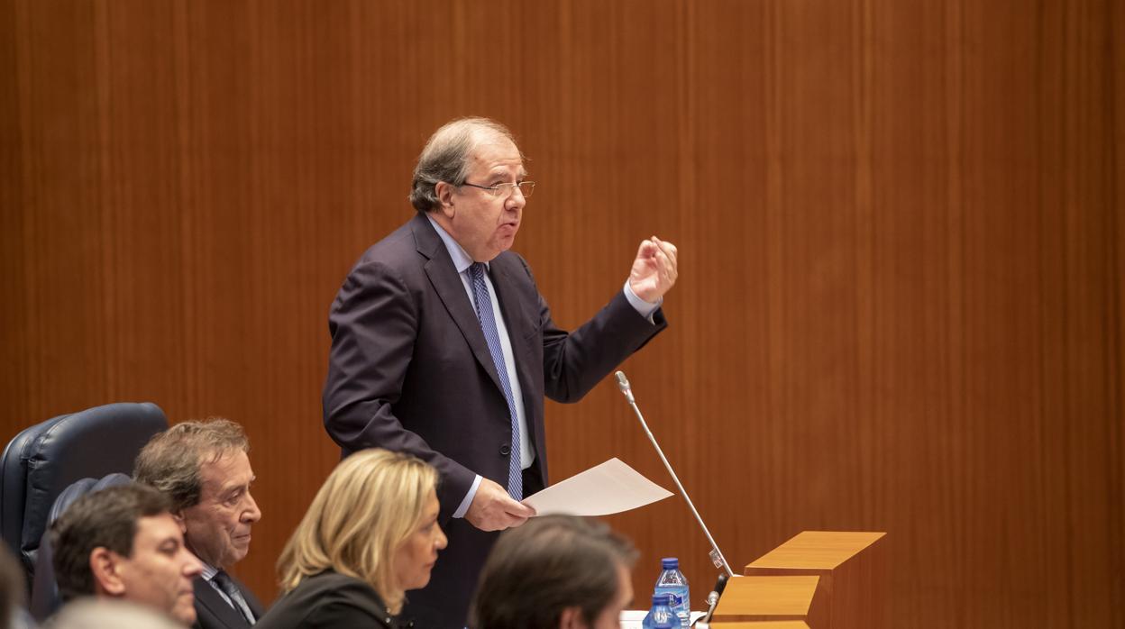 Juan Vicente Herrera durante el Pleno de las Cortes de Castilla y León