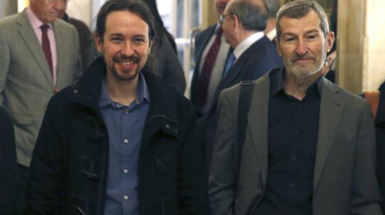 Iglesias junto a Julio Rodríguez, en 2015, cuando el exJemad presentó su candidatura a las listas por Zaragoza