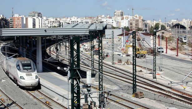 La Policía investiga el hallazgo de una mano amputada en las vías del tren en Valencia