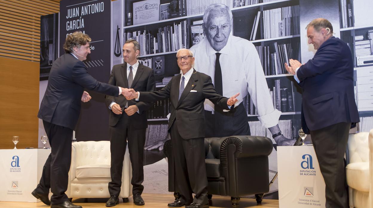 Presentación del libro del periodista Martín Sanz sobre el arquitecto García Solera