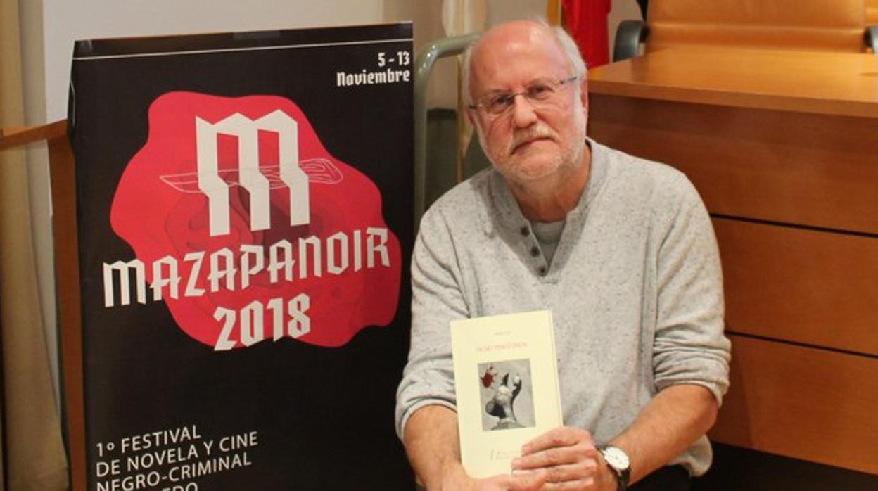 Alberto Gil presentó su novela en Mazapanoir