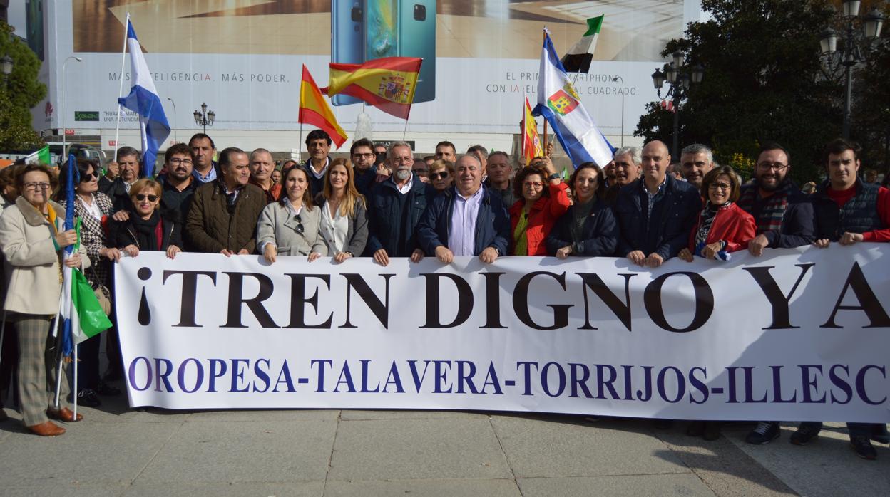 Senadores, diputados y alcaldes del PP piden mejoras en la línea Madrid-Extremadura