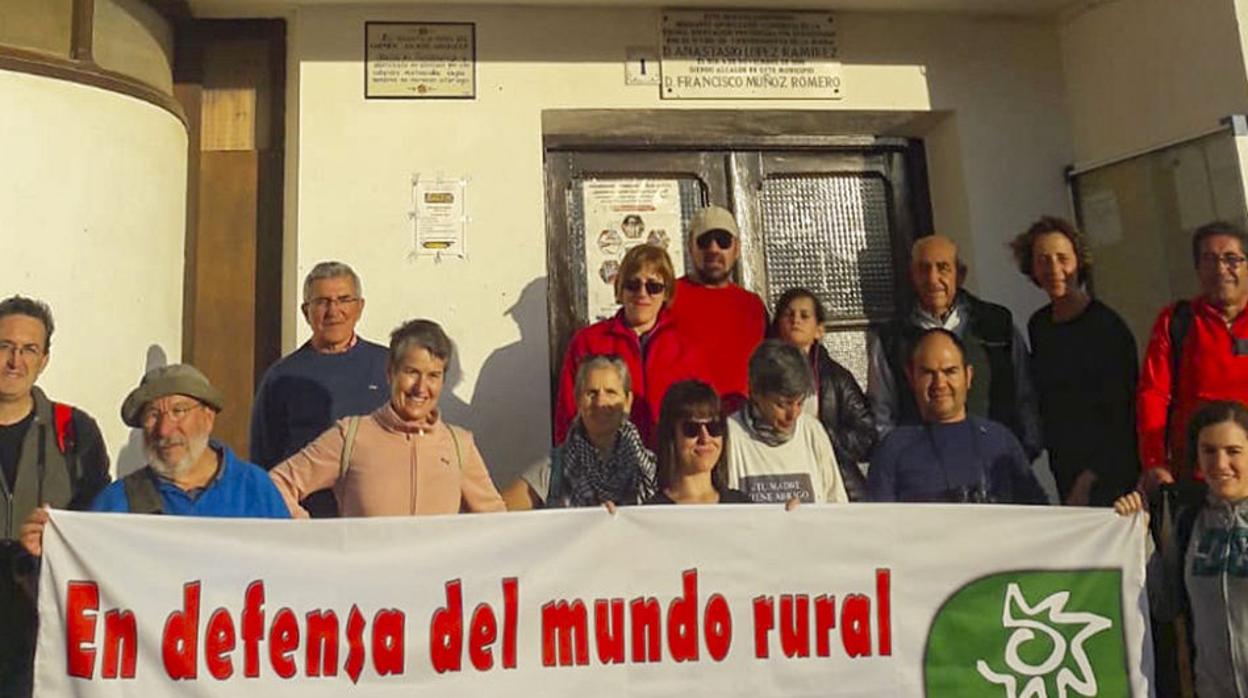 Marcha senderista en contra de la mina en Fontanarejo