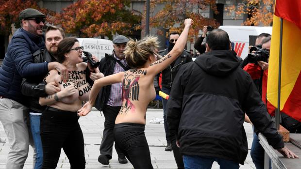 Echenique culpa a «posibles votantes de PP, Cs y Vox» de «patear a mujeres indefensas» de Femen