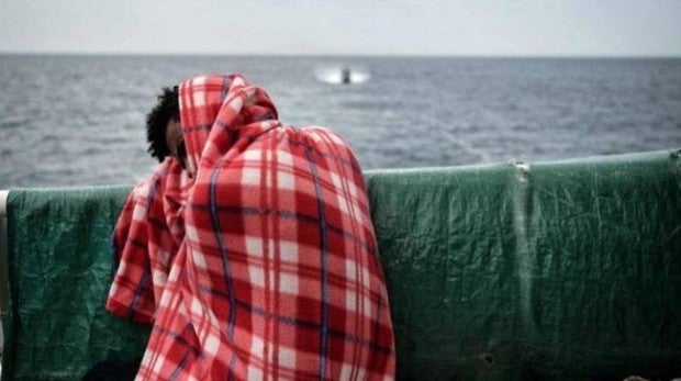 Desaparecen 22 inmigrantes que venían en patera a Canarias