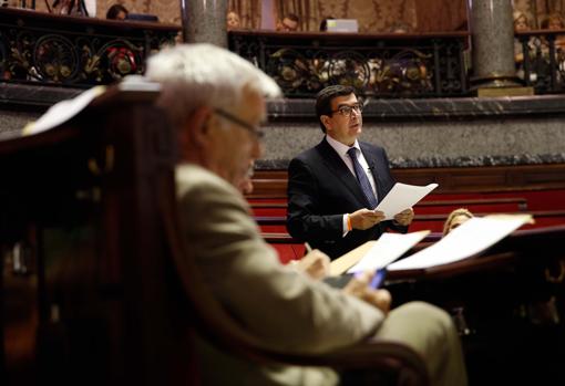 Imagen de Fernando Giner en un pleno del Ayuntamiento de Valencia