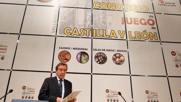 La Junta reclama que el Gobierno «de un paso» y limite la publicidad agresiva del juego on line