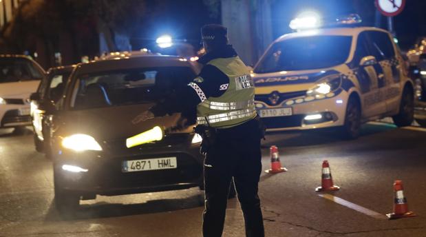 Los vecinos de un barrio lucense persiguen y acorralan a un conductor ebrio