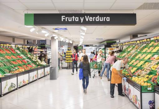 Imagen de la sección de frutas y verduras de un supermercado de Mercadona