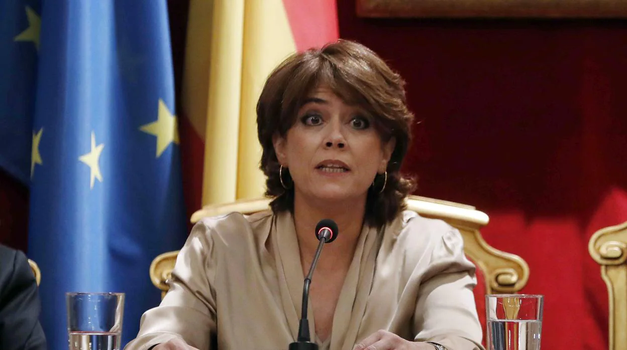 La ministra de Justicia, Dolores Delgado, tres veces censurada por las Cortes Generales