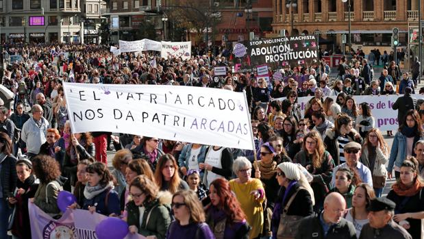 La marcha del 25N alza la voz en Valencia contra la «justicia patriarcal»