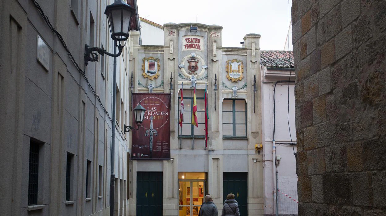 Fachada del Teatro Principal de Zamora, implicado en la organización del encuentro sobre gestión teatral