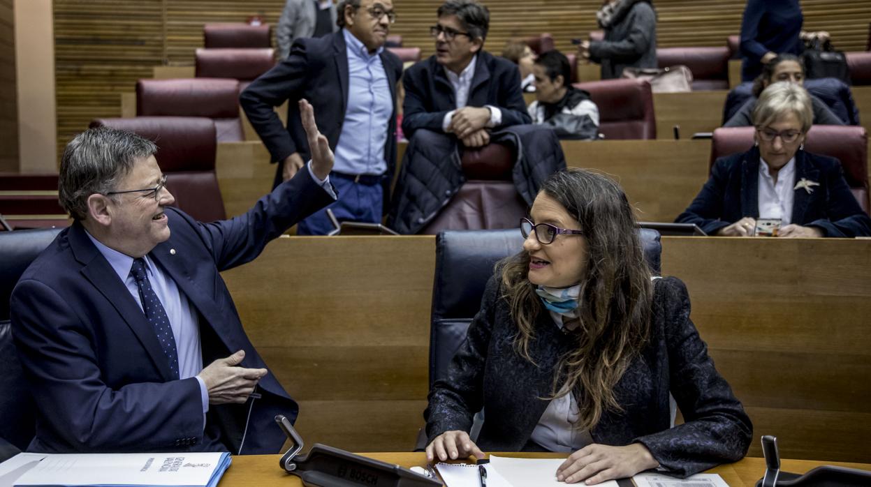 Ximo Puig y Mónica Oltra, en las Cortes Valencianas en una imagen de archivo