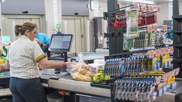 Mercadona subirá el sueldo un 15% a sus 90.000 trabajadores